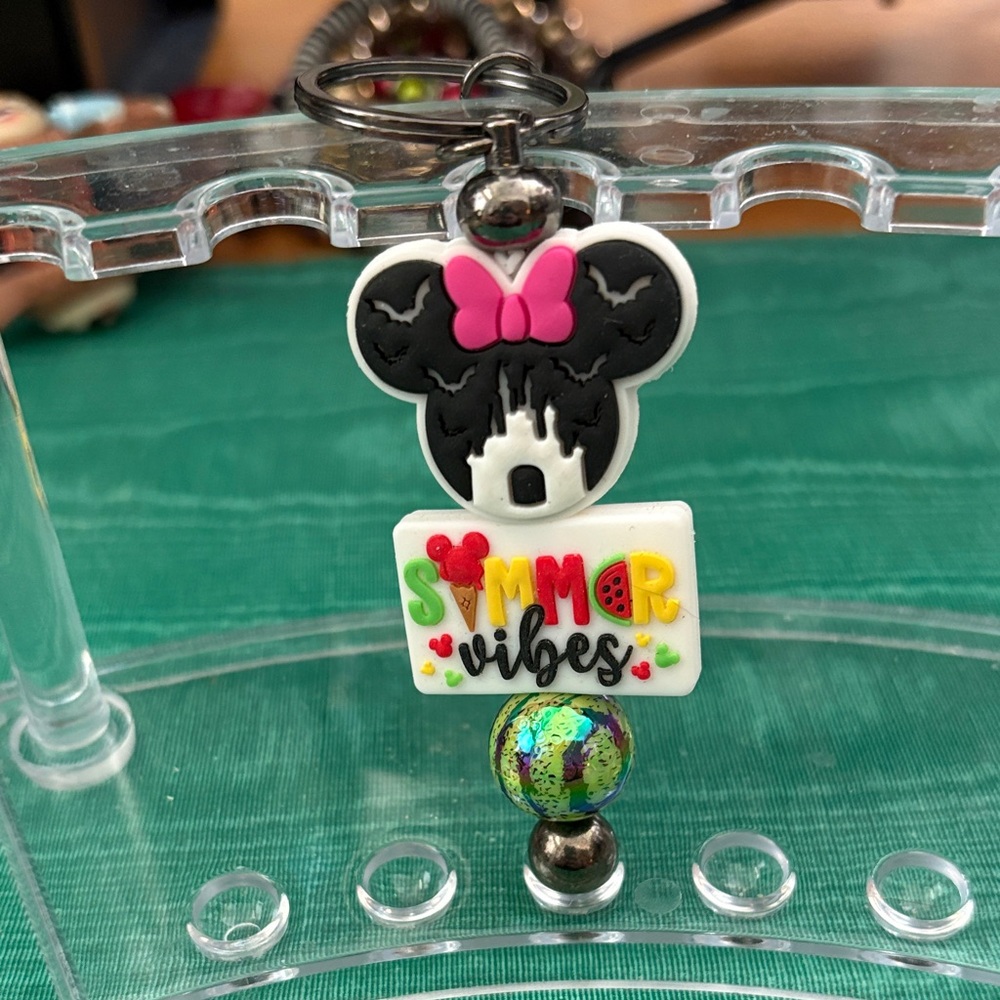 🟢 Hand Crafted Minnie Mouse Keychain with Pink Bow